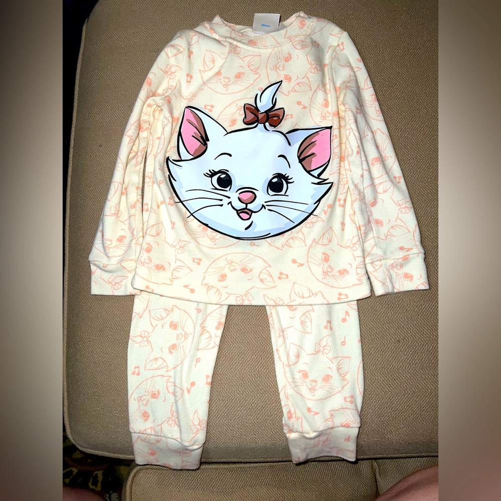 Like new vintage “Aristocats” Marie pajamas